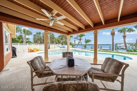 83 W Bay Drive Cocoa Beach FL 32931