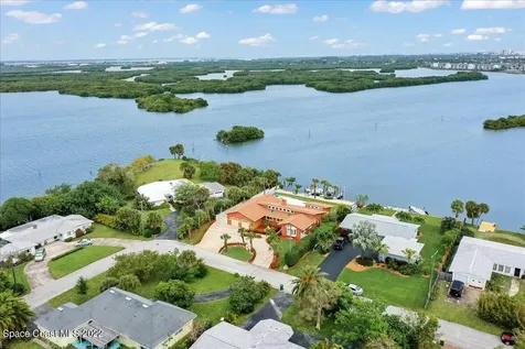 83 W Bay Drive Cocoa Beach FL 32931