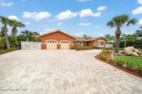 83 W Bay Drive Cocoa Beach FL 32931