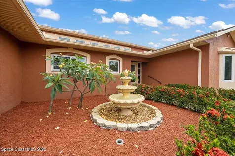 83 W Bay Drive Cocoa Beach FL 32931