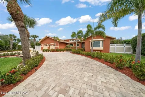 83 W Bay Drive Cocoa Beach FL 32931