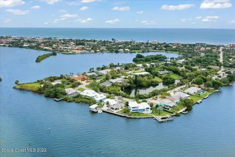83 W Bay Drive Cocoa Beach FL 32931