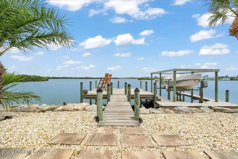 83 W Bay Drive Cocoa Beach FL 32931