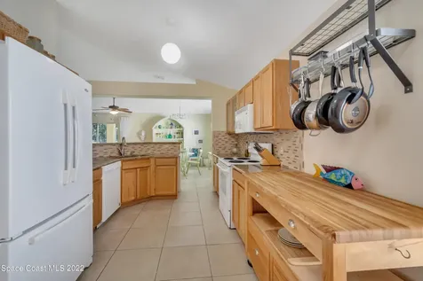 1637 La Maderia Drive SW Palm Bay FL 32908