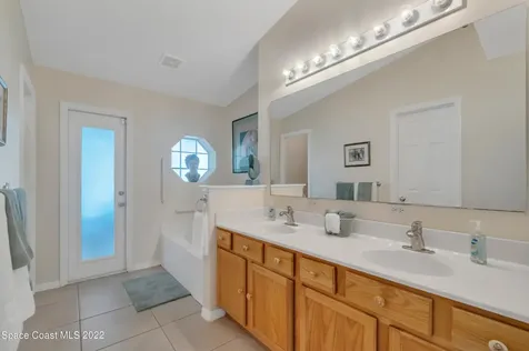 1637 La Maderia Drive SW Palm Bay FL 32908