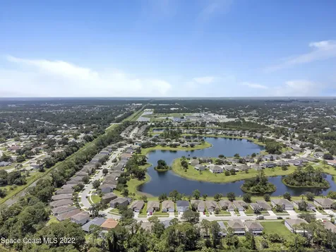 1637 La Maderia Drive SW Palm Bay FL 32908