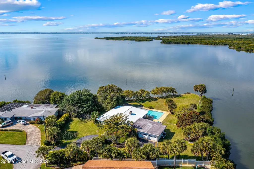 87 W Bay Drive Cocoa Beach FL 32931