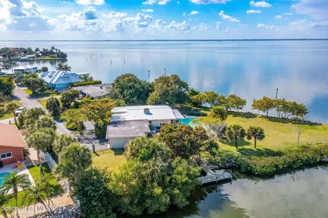 87 W Bay Drive Cocoa Beach FL 32931