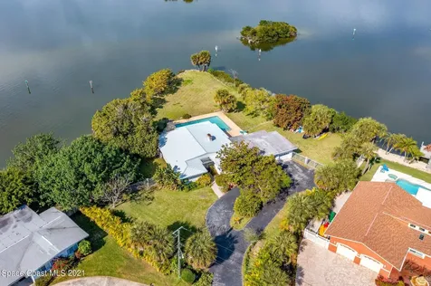 87 W Bay Drive Cocoa Beach FL 32931