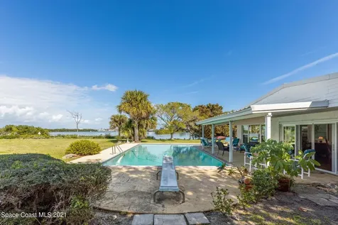 87 W Bay Drive Cocoa Beach FL 32931