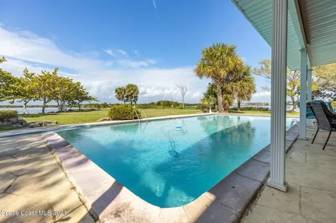 87 W Bay Drive Cocoa Beach FL 32931