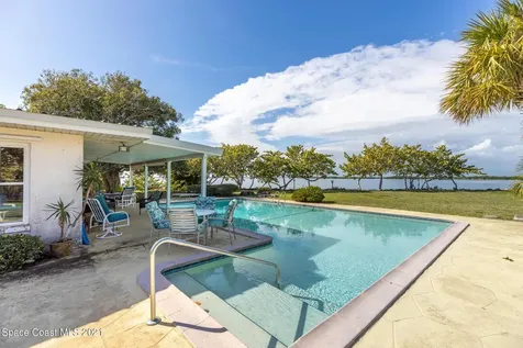 87 W Bay Drive Cocoa Beach FL 32931
