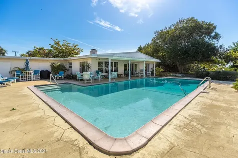 87 W Bay Drive Cocoa Beach FL 32931