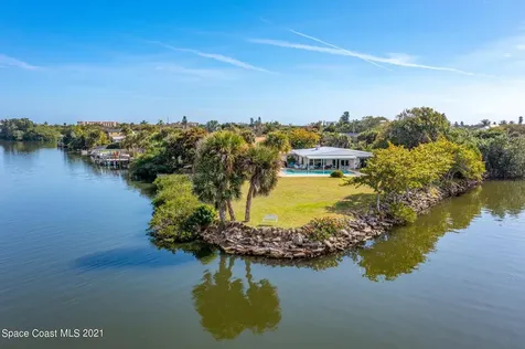 87 W Bay Drive Cocoa Beach FL 32931