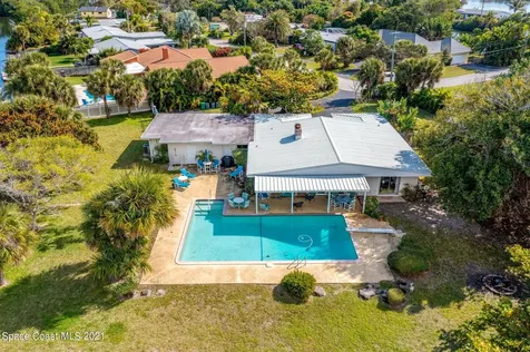 87 W Bay Drive Cocoa Beach FL 32931