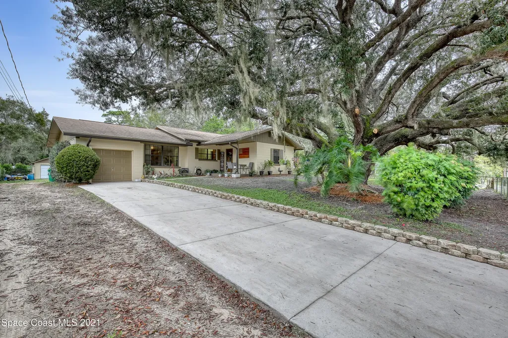 4110 Pecan Street Mims FL 32754