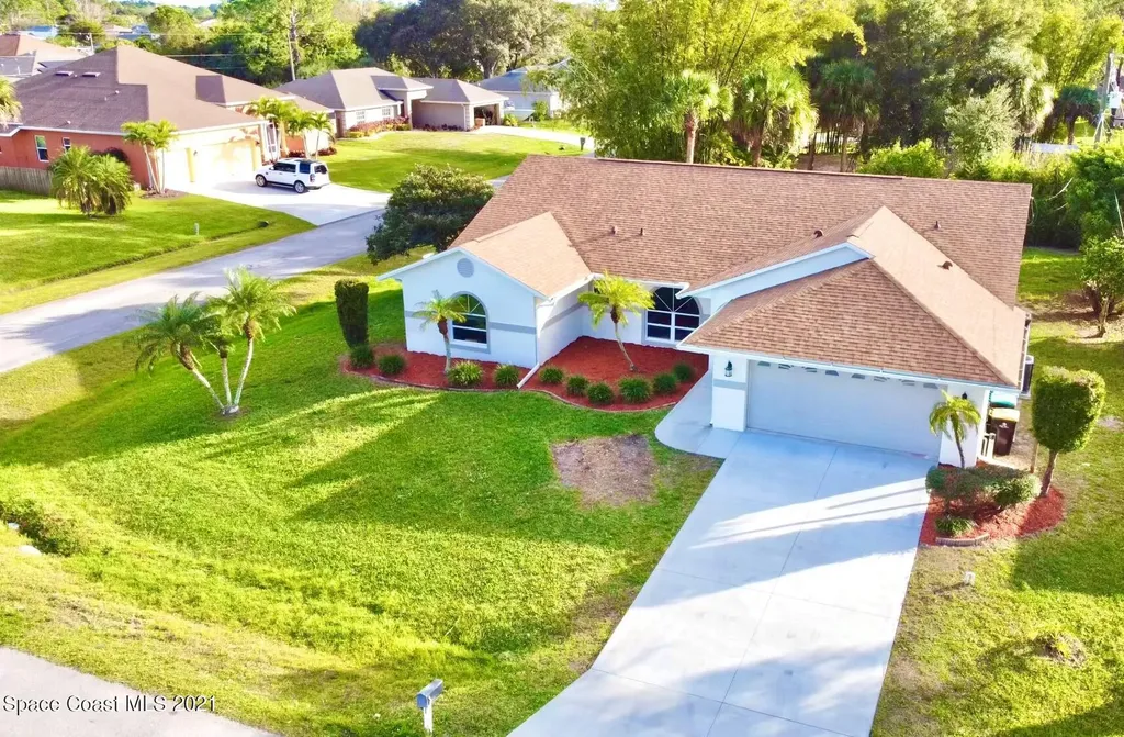 1806 Vauxhall Street NW Palm Bay FL 32907
