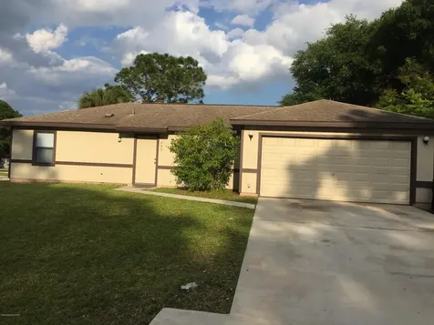 499 Carolina Avenue NW Palm Bay FL 32907