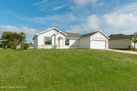 1425 Graves Street SE Palm Bay FL 32909