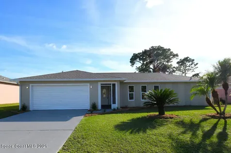 942 Eastlake Street SE Palm Bay FL 32909