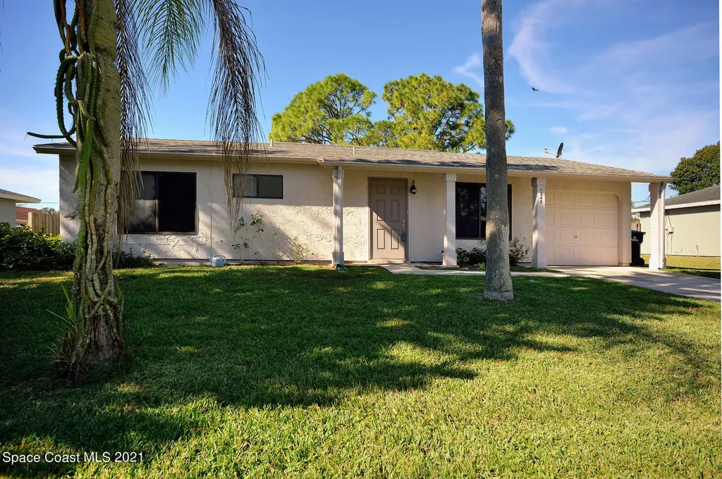 1242 Roslyn Avenue NW Palm Bay FL 32907