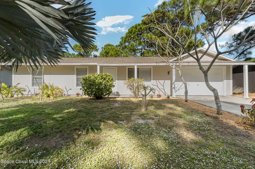 1049 Baysinger Street NW Palm Bay FL 32907