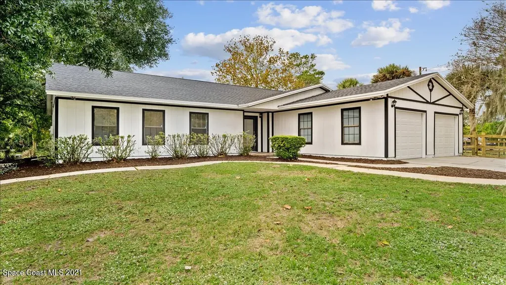 6221 Whispering Lane Titusville FL 32780