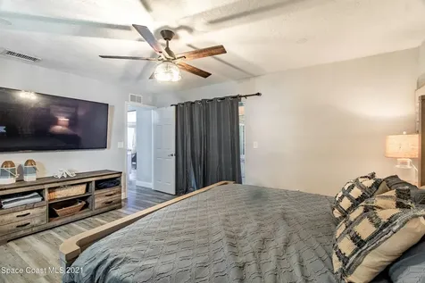 914 Mina Avenue NE Palm Bay FL 32907