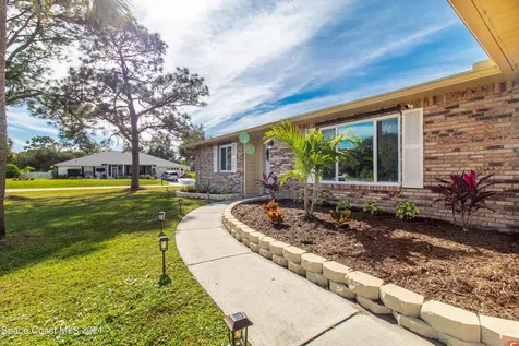 914 Mina Avenue NE Palm Bay FL 32907