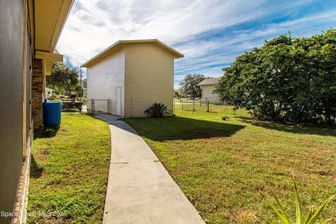 914 Mina Avenue NE Palm Bay FL 32907
