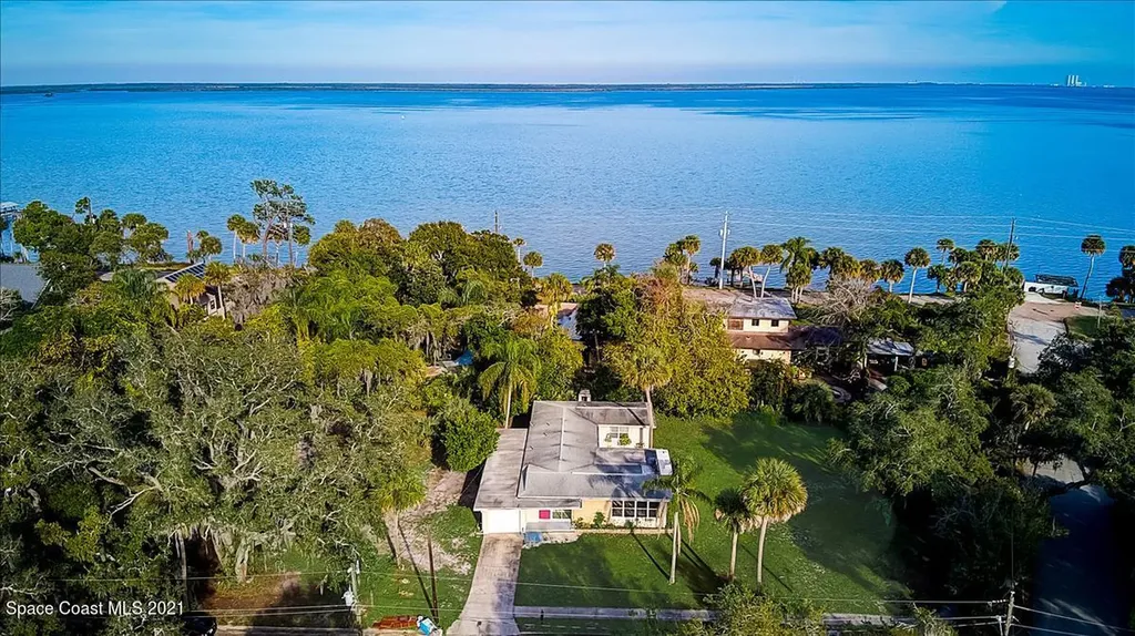 1431 Indian River Avenue Titusville FL 32780