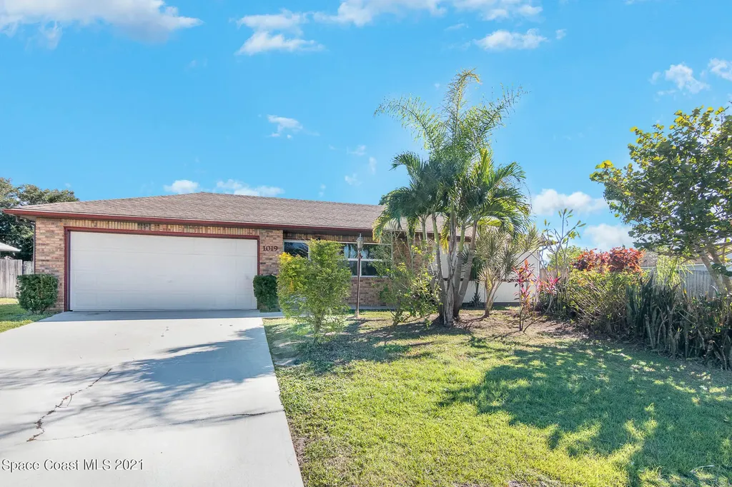 1019 Lee Avenue NW Palm Bay FL 32907