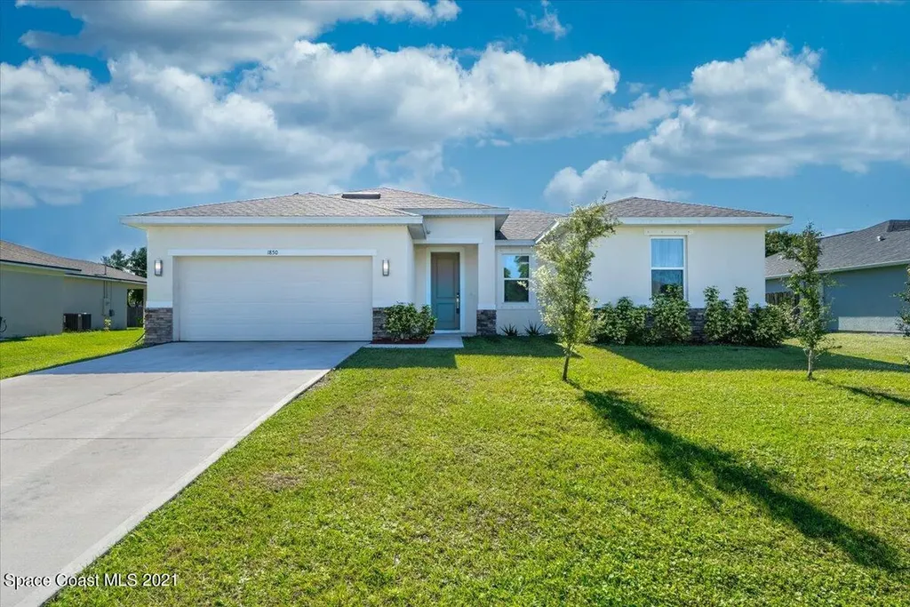 1850 Dalroy Street NW Palm Bay FL 32907