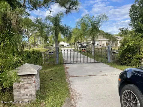 2280 Cypress Lake Drive Grant FL 32949