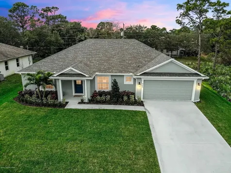 551 Fredericksburg Street SW Palm Bay FL 32908