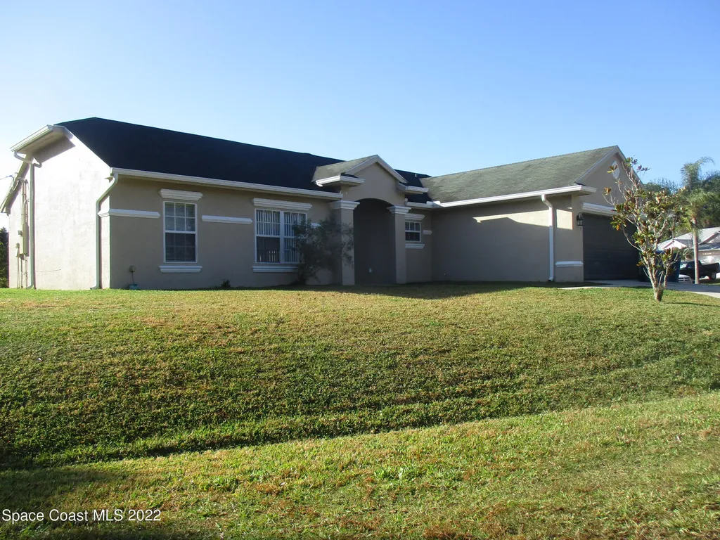 394 Mott Street SW Palm Bay FL 32908