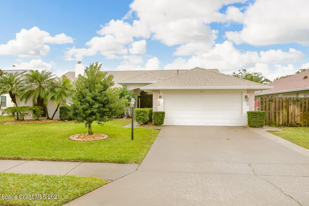 1921 Glen Meadows Circle Melbourne FL 32935