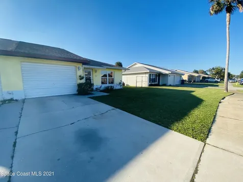 12 E Towne Place Titusville FL 32796