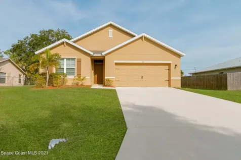 445 Evergreen Street NE Palm Bay FL 32907