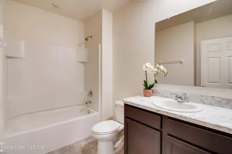 531 Old Country Road SE Palm Bay FL 32909