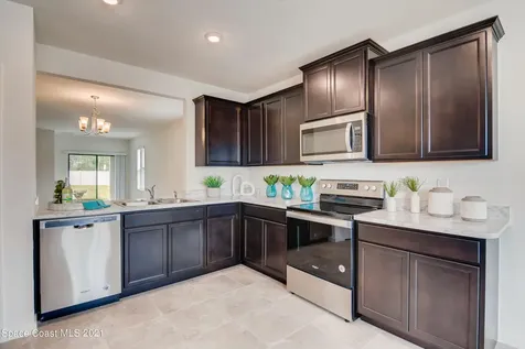 531 Old Country Road SE Palm Bay FL 32909