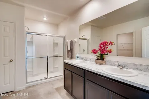 531 Old Country Road SE Palm Bay FL 32909