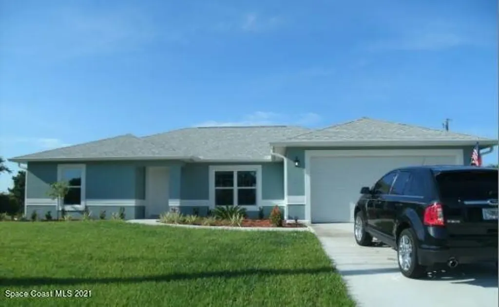 648 Osmosis Drive SW Palm Bay FL 32908