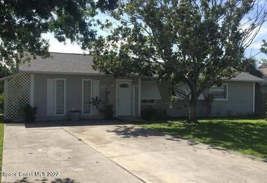 418 4th Street Merritt Island FL 32953