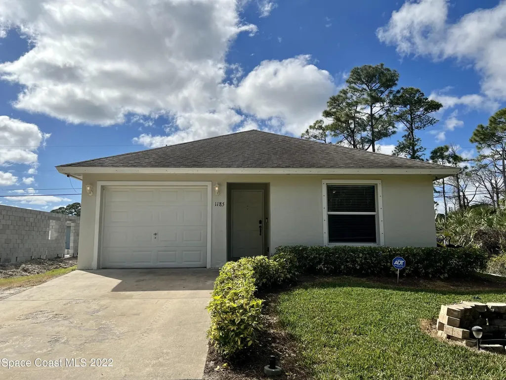 1185 10th Court SW Vero Beach FL 32962