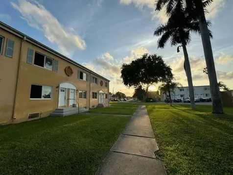 206 Nw 84th Street Miami FL 33150