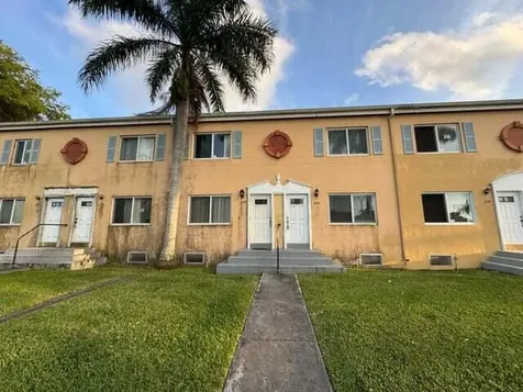 206 Nw 84th Street Miami FL 33150
