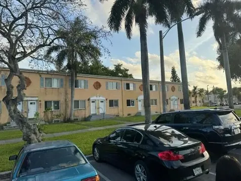206 Nw 84th Street Miami FL 33150