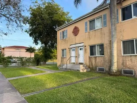 206 Nw 84th Street Miami FL 33150