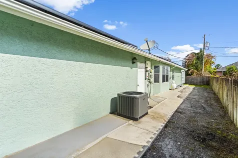 314 Se Fisk Road Port Saint Lucie FL 34984